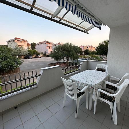 Apartmani Ana Malinska Zewnętrze zdjęcie