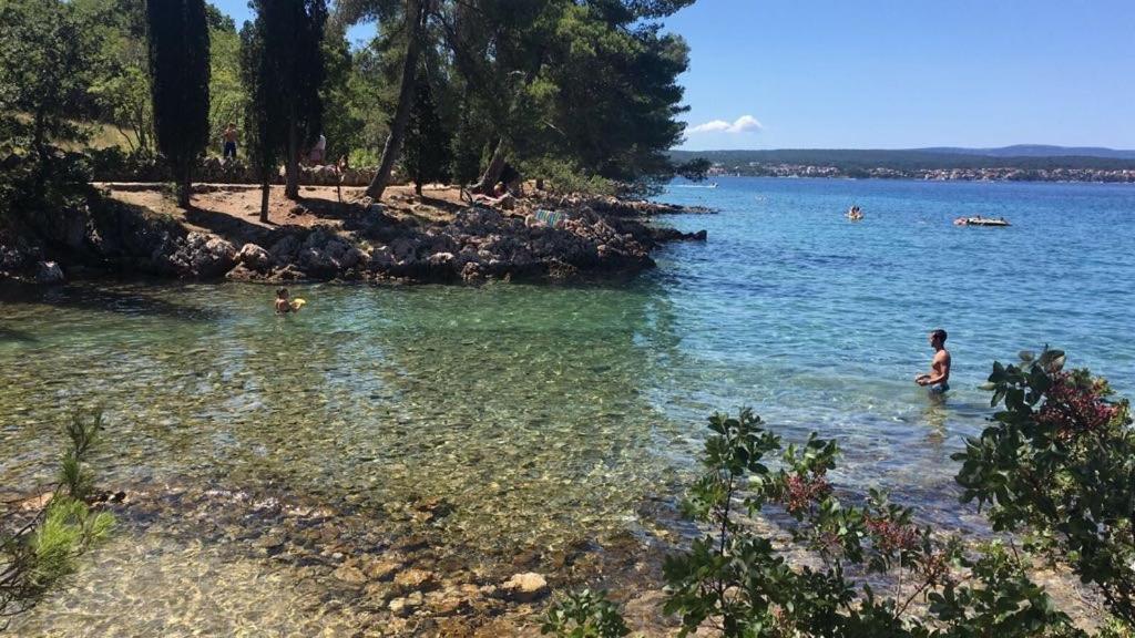 Apartmani Ana Malinska Zewnętrze zdjęcie