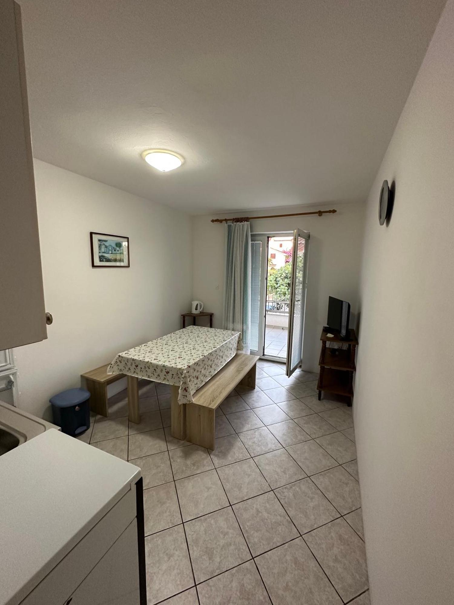 Apartmani Ana Malinska Zewnętrze zdjęcie